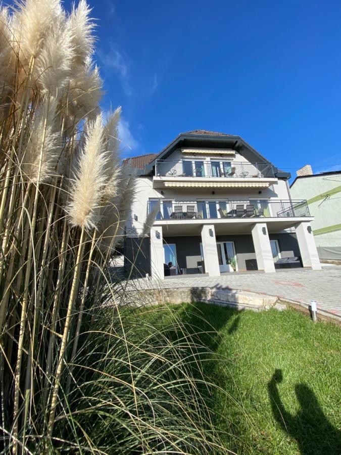 Balkon Apartmanhaz Panzio Balatonfüred Εξωτερικό φωτογραφία